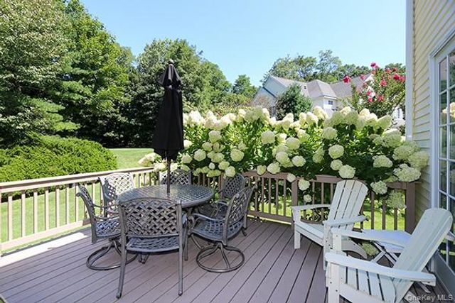 4 Spring Court, Huntington, NY 11743
