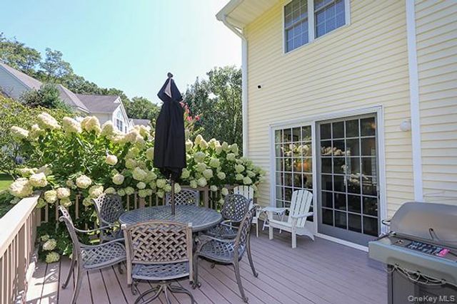 4 Spring Court, Huntington, NY 11743