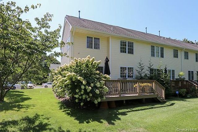 4 Spring Court, Huntington, NY 11743