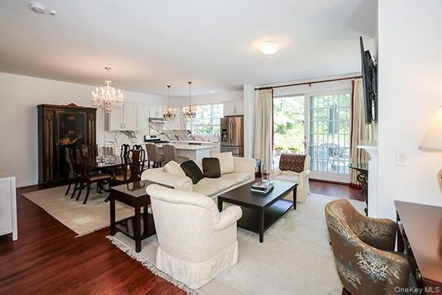 4 Spring Court, Huntington, NY 11743