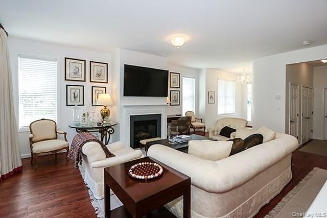 4 Spring Court, Huntington, NY 11743