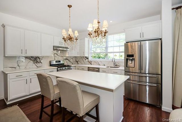 4 Spring Court, Huntington, NY 11743