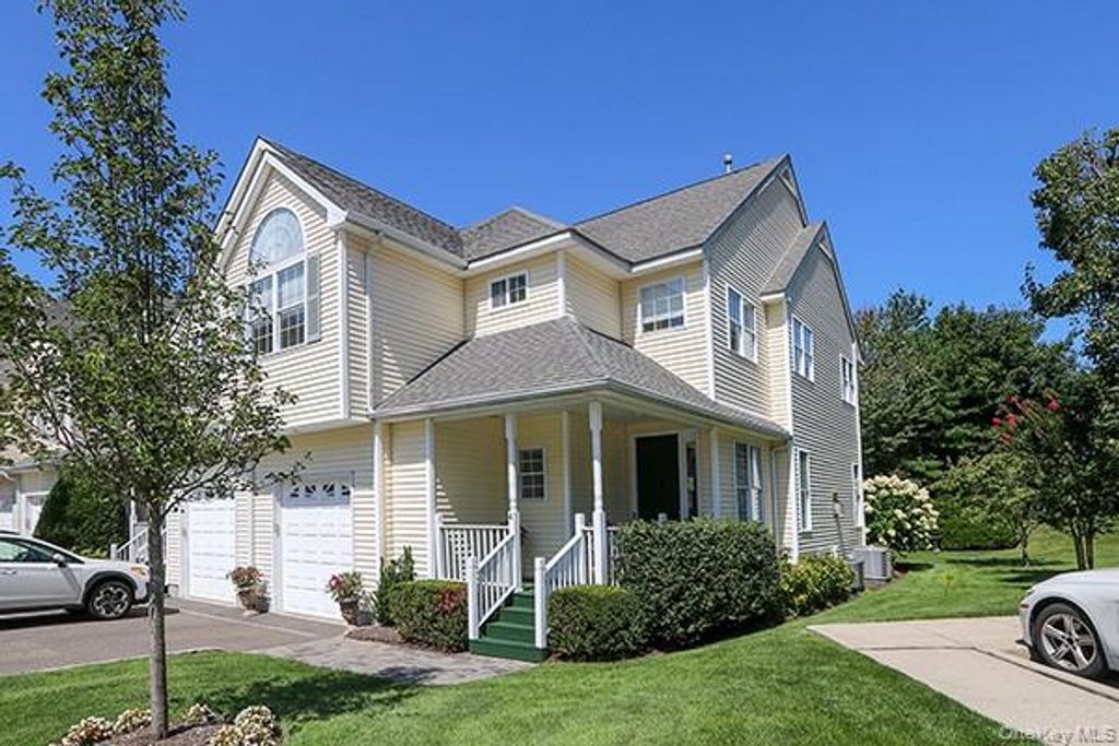 4 Spring Court, Huntington, NY 11743