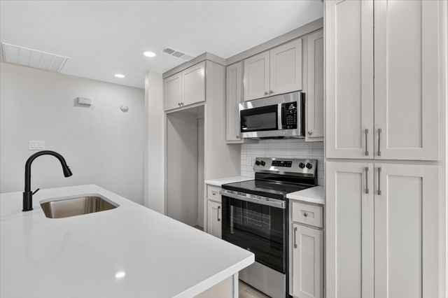 6208 Kary Lynn Drive S, Watauga, TX 76148