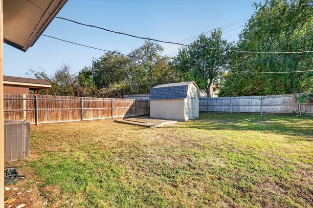6208 Kary Lynn Drive S, Watauga, TX 76148