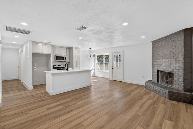 6208 Kary Lynn Drive S, Watauga, TX 76148