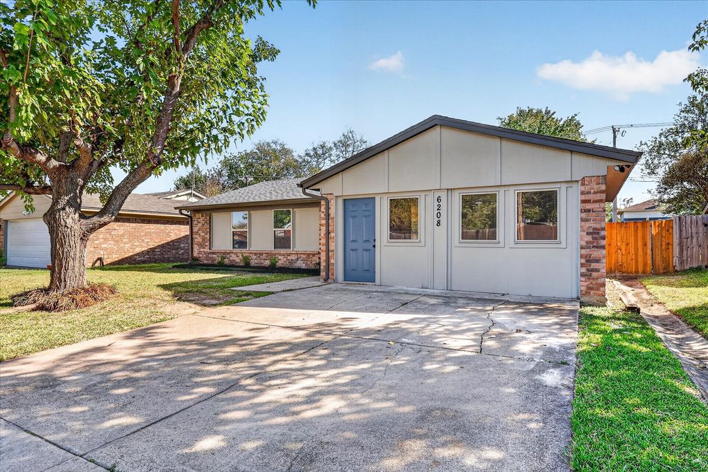 6208 Kary Lynn Drive S, Watauga, TX 76148 — photo 2
