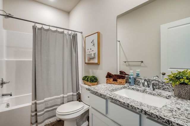 3022 E Highridge St, Park City, KS 67147