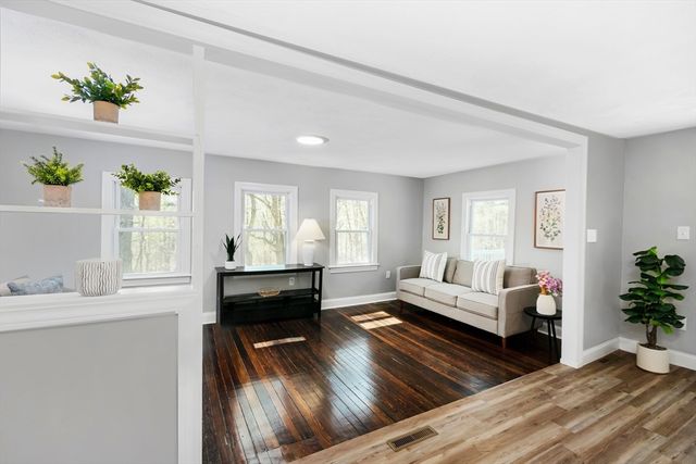 43 Riverside Dr, North Reading, MA 01864