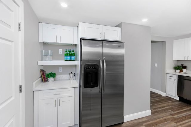 43 Riverside Dr, North Reading, MA 01864