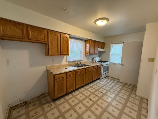 326 S Gordon Avenue, Kankakee, IL 60901
