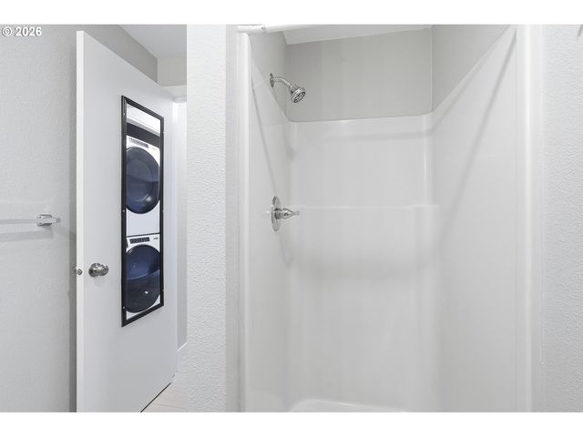 2501 E 2ND St 6, Newberg, OR 97132