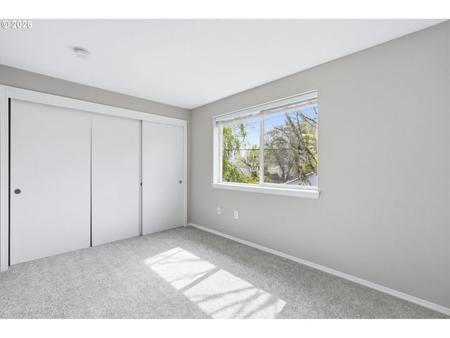 2501 E 2ND St 6, Newberg, OR 97132