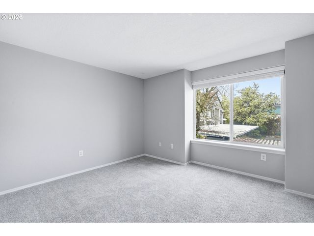 2501 E 2ND St 6, Newberg, OR 97132