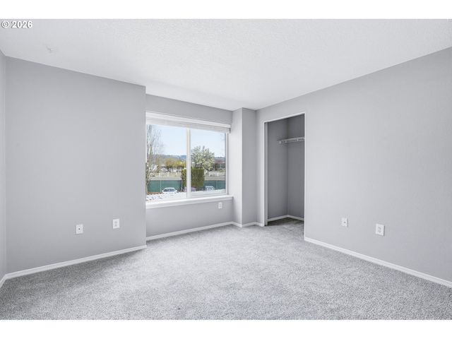 2501 E 2ND St 6, Newberg, OR 97132