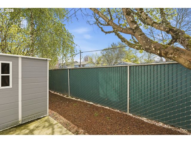 2501 E 2ND St 6, Newberg, OR 97132