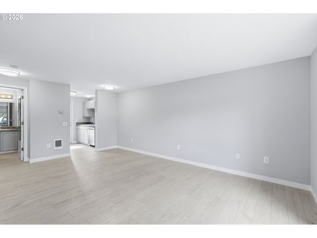 2501 E 2ND St 6, Newberg, OR 97132