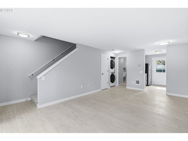 2501 E 2ND St 6, Newberg, OR 97132