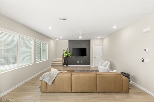10449 Smokey Mariposa Avenue, Las Vegas, NV 89166