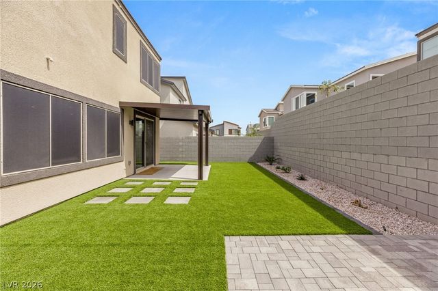 10449 Smokey Mariposa Avenue, Las Vegas, NV 89166