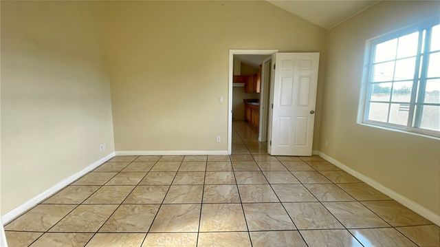 1073 W 112th Street, Los Angeles, CA 90044