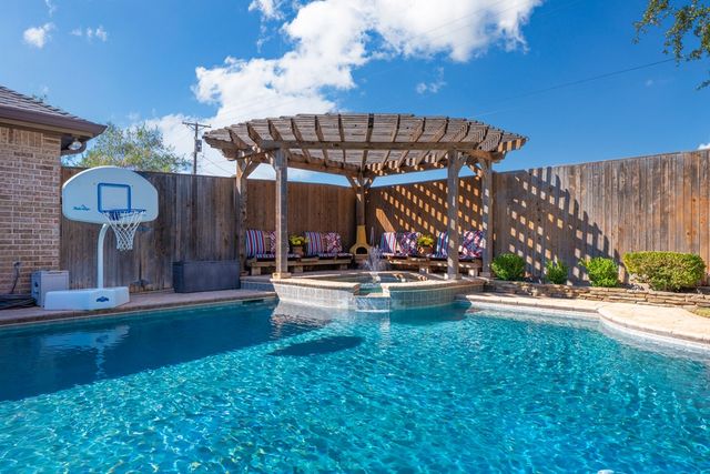 4600 Hilltop Dr, Midland, TX 79707