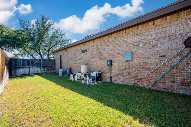 4600 Hilltop Dr, Midland, TX 79707