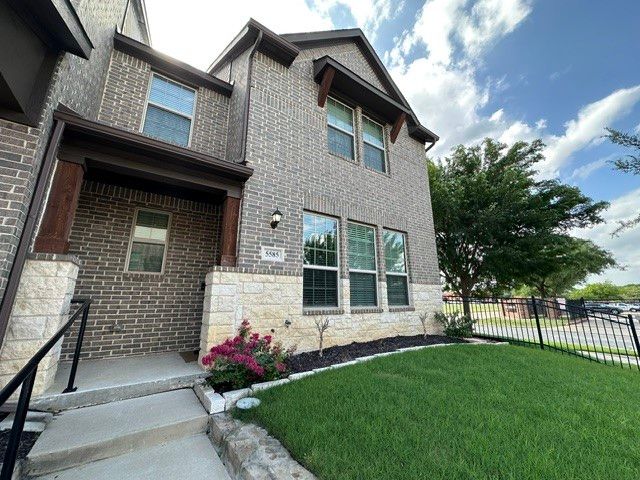 5585 Crosby Drive, North Richland Hills, TX 76180
