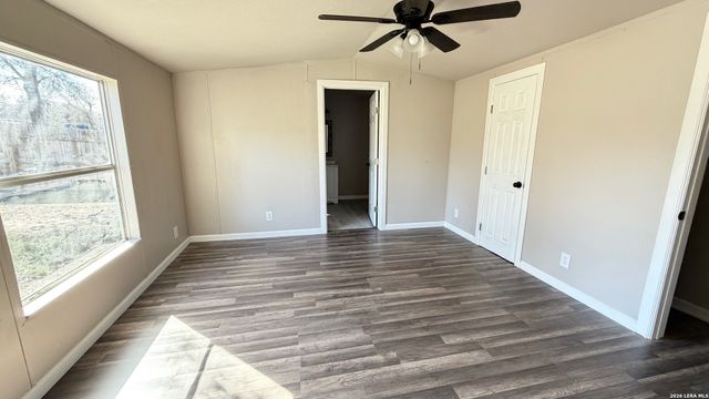 23035 Opportunity, Elmendorf, TX 78112