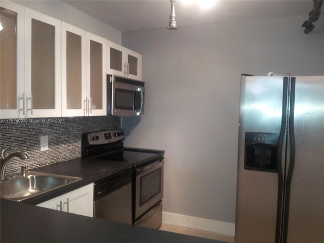 1470 NE 123rd St A204, North Miami, FL 33161