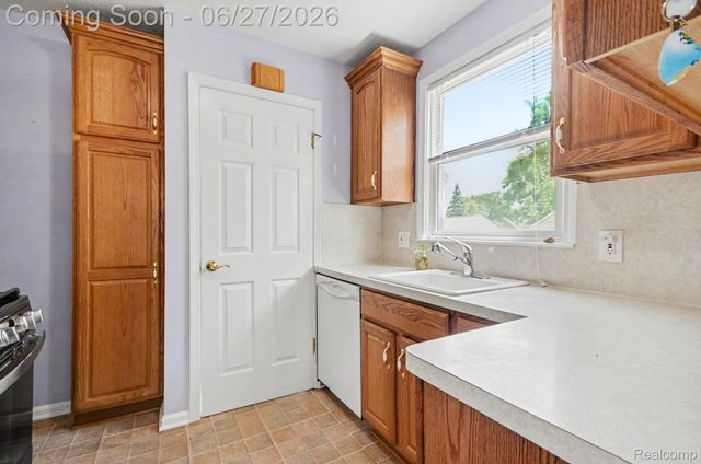 15832 Wakenden, Redford Charter Township, MI 48239