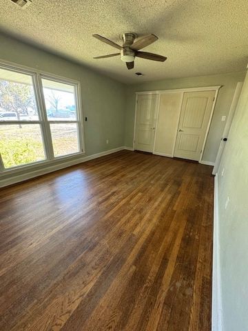 2218 W Concho Avenue, San Angelo, TX 76903