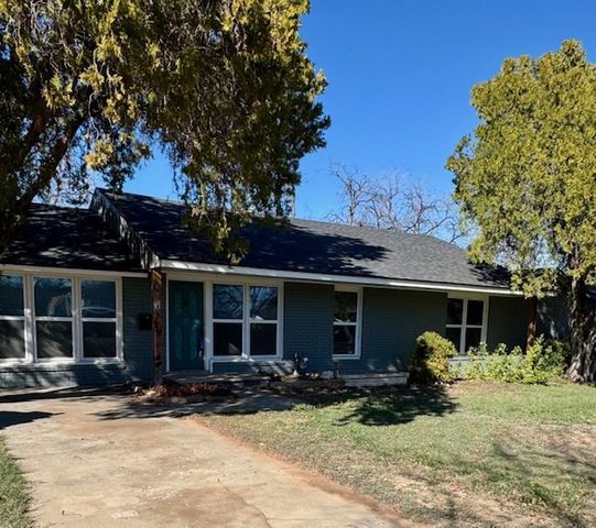 2218 W Concho Avenue, San Angelo, TX 76903