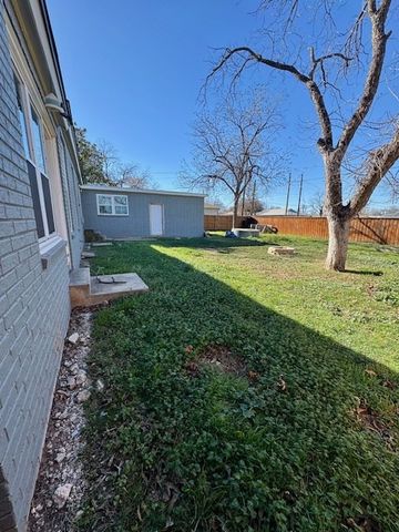 2218 W Concho Avenue, San Angelo, TX 76903