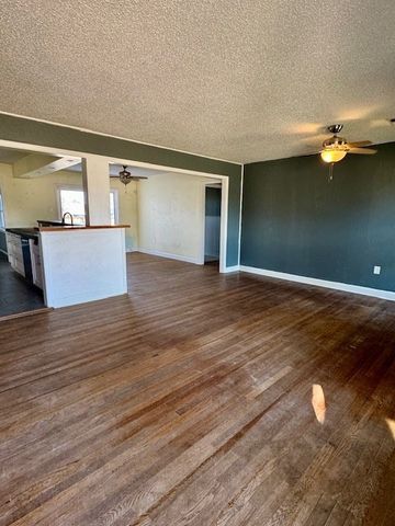 2218 W Concho Avenue, San Angelo, TX 76903