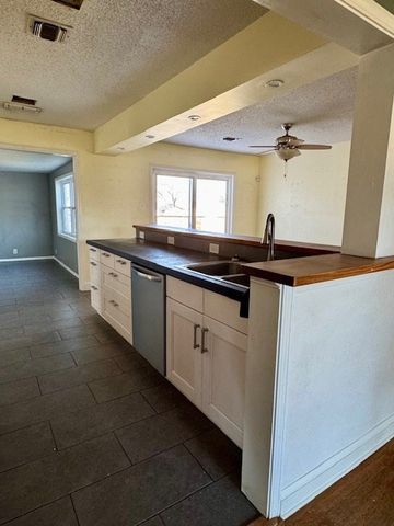 2218 W Concho Avenue, San Angelo, TX 76903