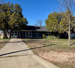 2218 W Concho Avenue, San Angelo, TX 76903