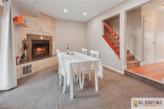 360 Cotswold Place, Franklin, NJ 08873