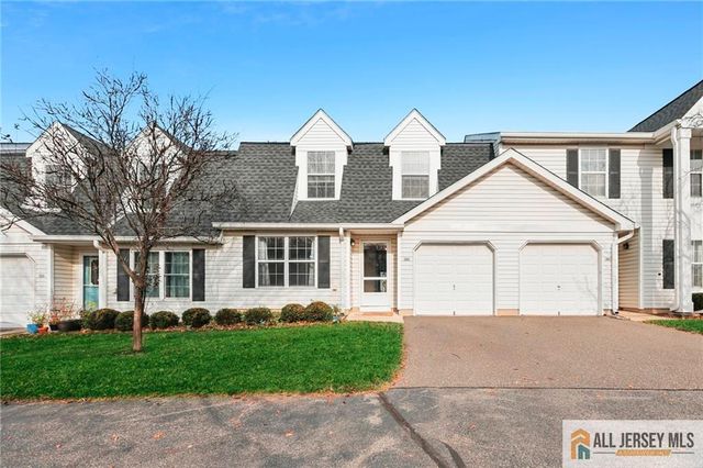 360 Cotswold Place, Franklin, NJ 08873