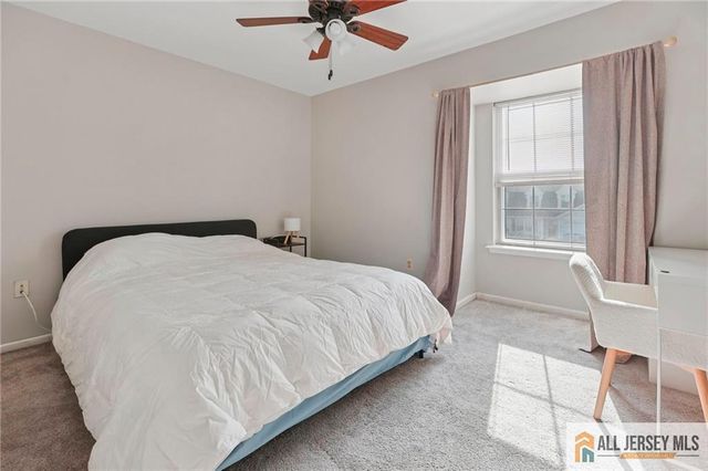 360 Cotswold Place, Franklin, NJ 08873