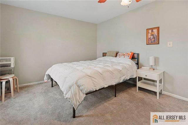 360 Cotswold Place, Franklin, NJ 08873