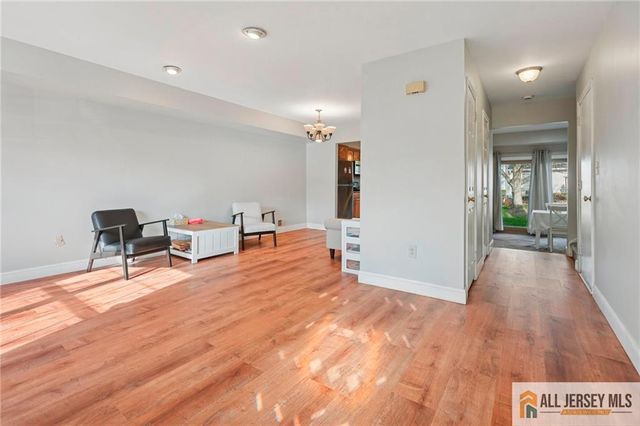 360 Cotswold Place, Franklin, NJ 08873