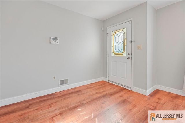 360 Cotswold Place, Franklin, NJ 08873