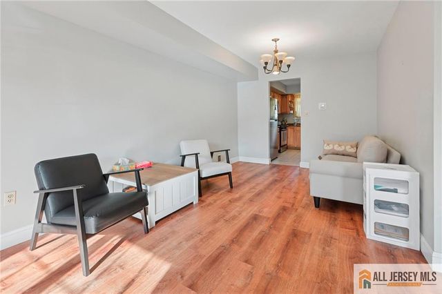 360 Cotswold Place, Franklin, NJ 08873