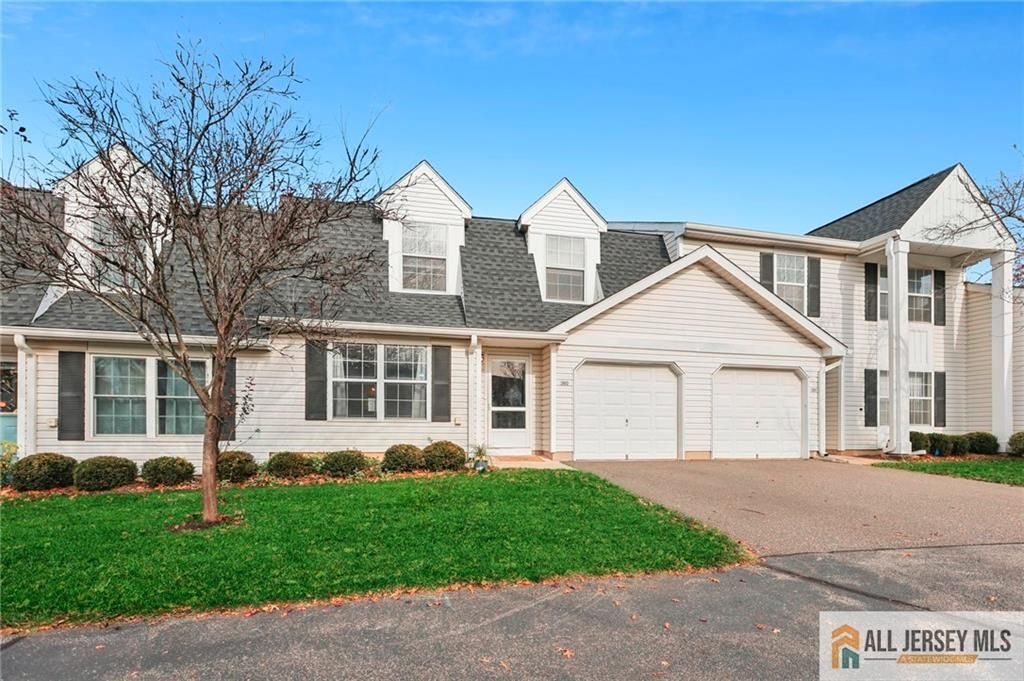 360 Cotswold Place, Franklin, NJ 08873