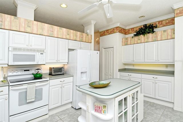 4516 LEGACY COURT, Sarasota, FL 34241