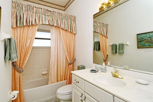 4516 LEGACY COURT, Sarasota, FL 34241