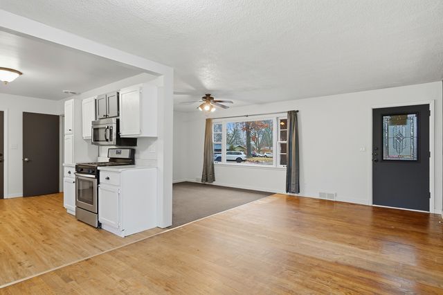 1205 Kay Avenue, Rockford, IL 61103