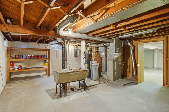 1205 Kay Avenue, Rockford, IL 61103