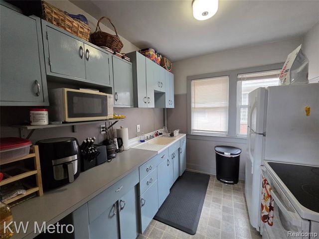 226 Fielding Street, Ferndale, MI 48220